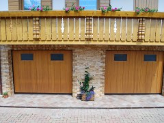 Portoni basculanti in legno